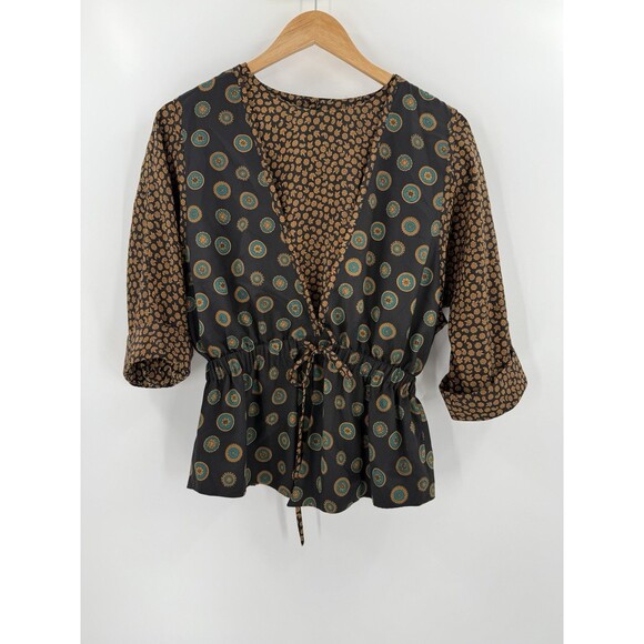 VINTAGE 80'S LESLIE FAY WOMEN'S BLACK/GOLD  MEDALLION BLOUSE SIZE PETITE 8 EUC - Picture 1 of 8